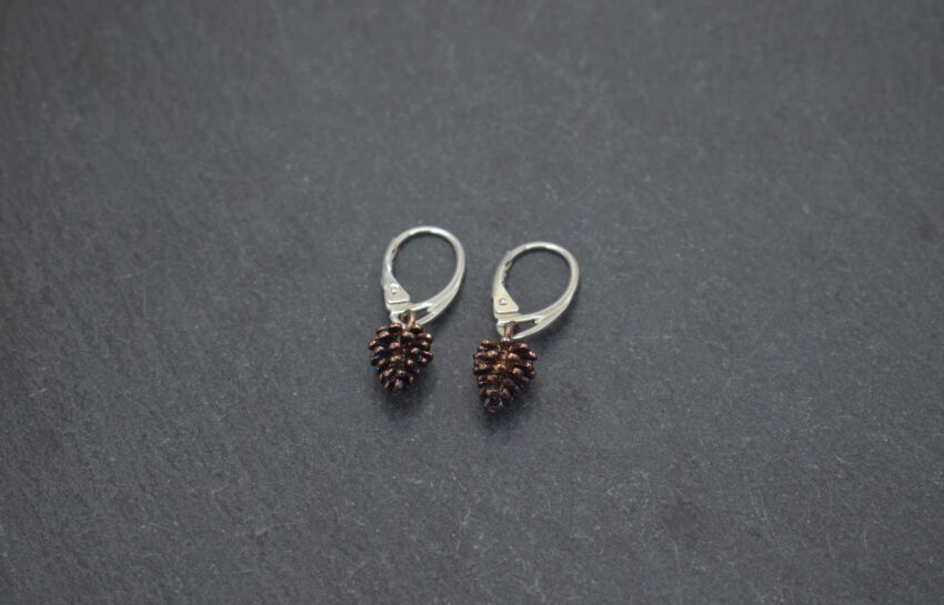 Kolczyki srebrne szyszki oksydowane zapięcie angielskie rękodzieło
