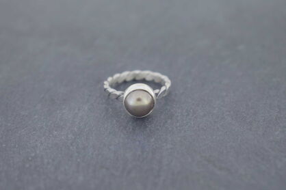 Pierścionek Perła Ciemna r.14 Srebro 925 Rękodzieło