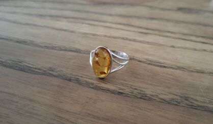 Srebrny pierścionek z bursztynem bałtyckim srebro 925 r.20