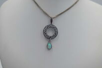 Wisior srebrny z opalem etiopskim ażurowe kółko oksydowane srebro 925 - 4