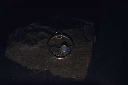 Opal etiopski naturalny zawieszka góry rękodzieło srebro 925