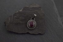 Zawieszka z rubinem gwiaździstym oksydowane srebro 925 rękodzieło - 9